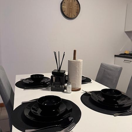 Appartement De Luxe Entierement Renove - Proche Aeroport De Bruxelles, Quartier Chic Bagian luar foto